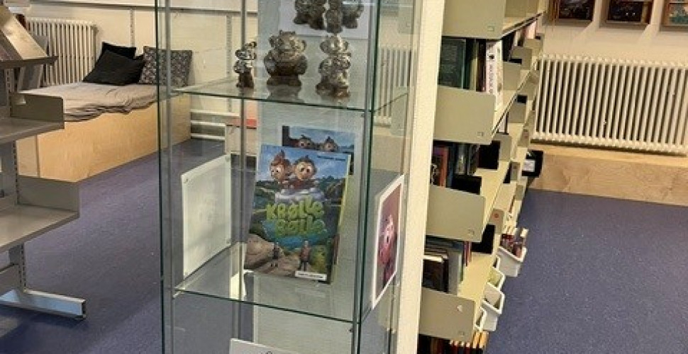 Ny udstilling på skolebiblioteket