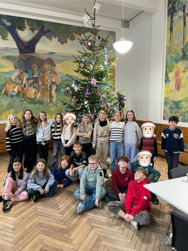 4.x pynter juletræ på Socialforvaltningen