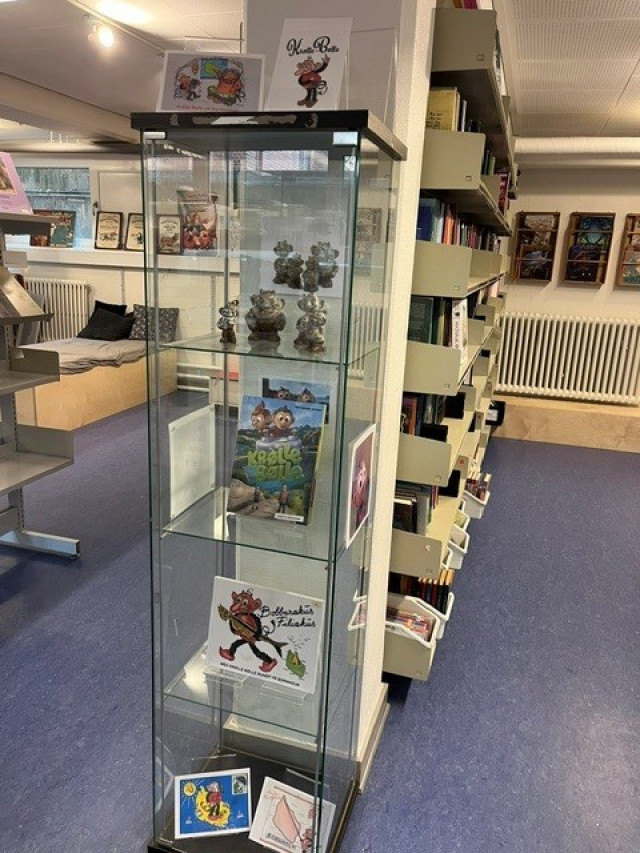 Ny udstilling på skolebiblioteket